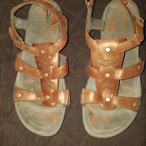 SOLD!!! Women Merell sandals